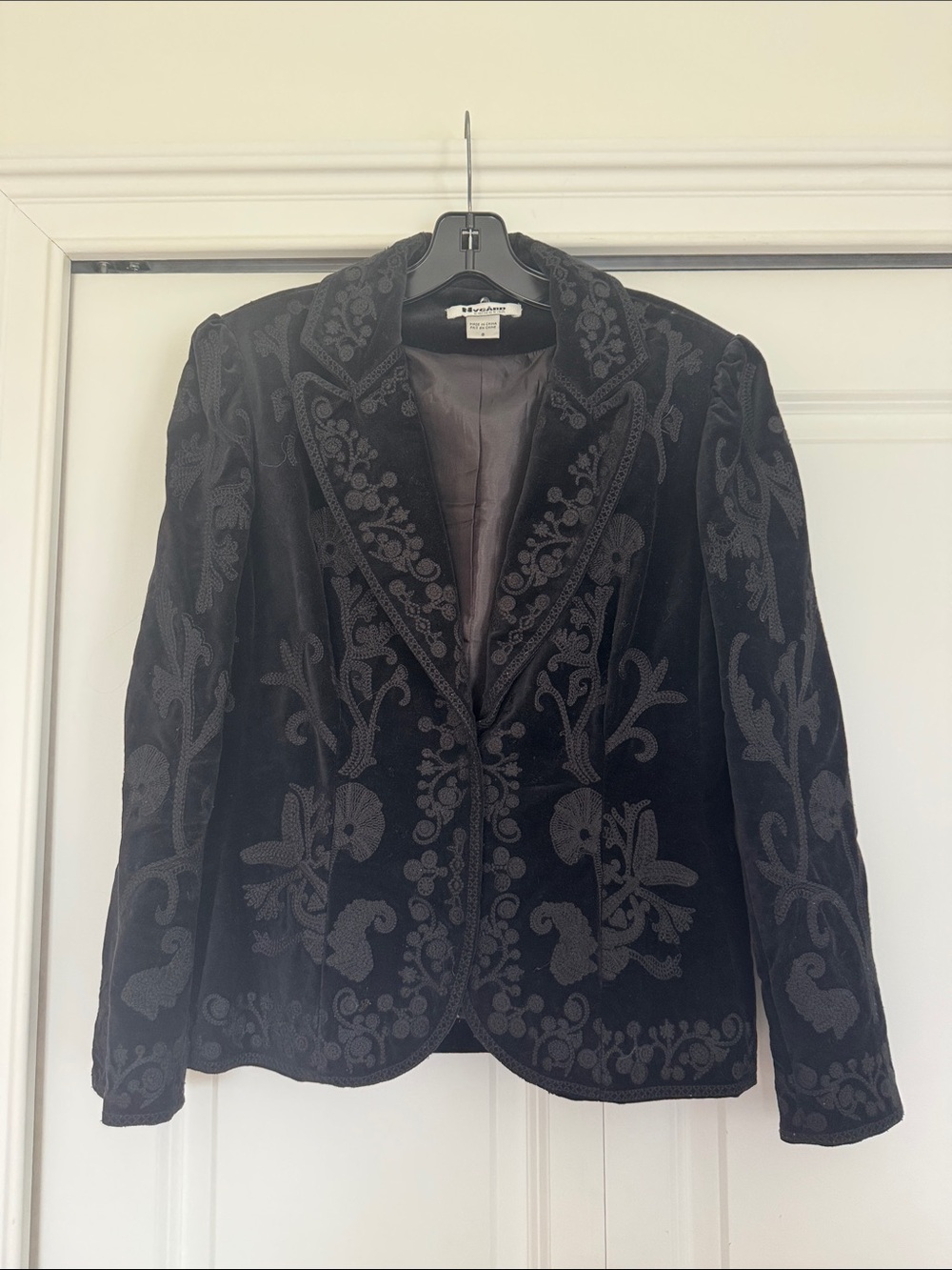 Peter Nygard Black Embroidered Velvet Blazer Jacket